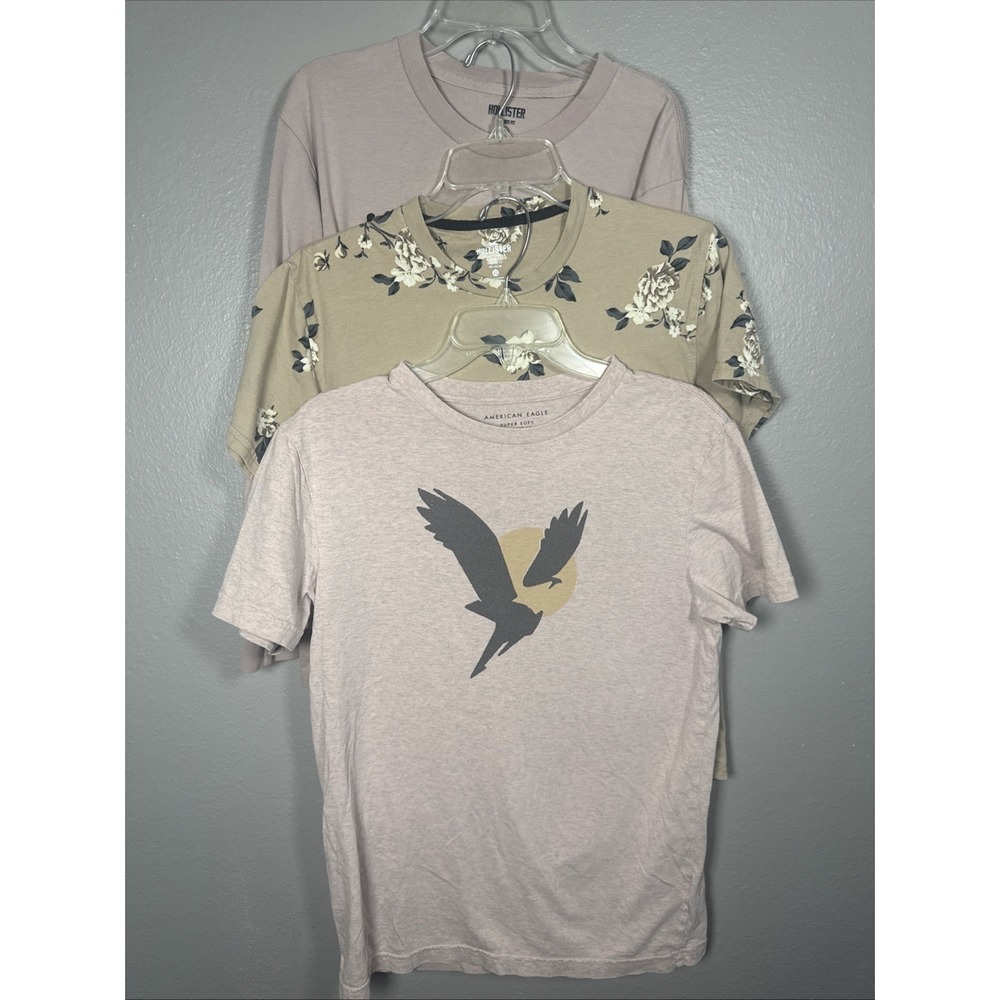 Lot Of 3 Men's Tshirts Hollister American Eagle Short  And Long Sleeve Size XS